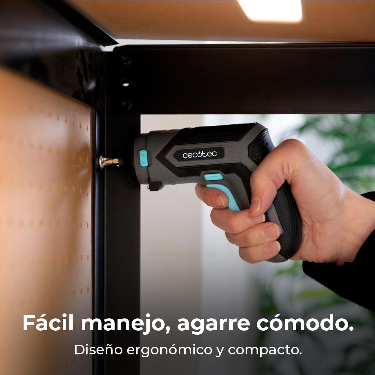 Maletín Black&Decker™ Destornillador 24V a Batería 47 PCS Incluidas